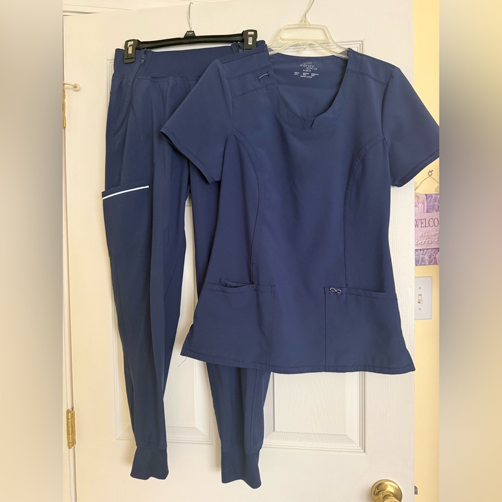 Cherokee Size Small infinity Scrub set - Picture 2 of 2